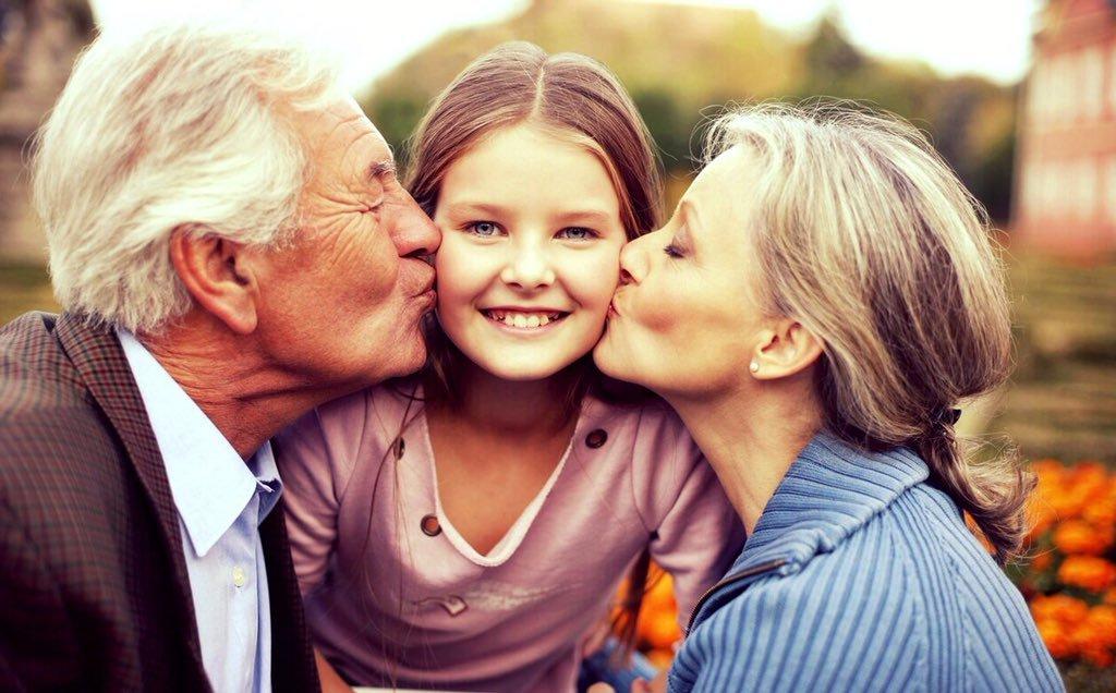 Эмоциональная связь бабушек и дедушек с детьми