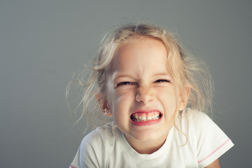 Ребёнок скрипит зубами: почему важно обратить на это внимание?